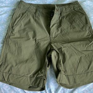 Gap kids boys shorts olive size 6